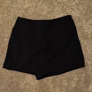 Black skort